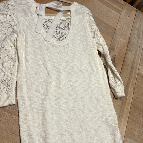 Lauren Conrad cream sweater - Picture 5 of 6